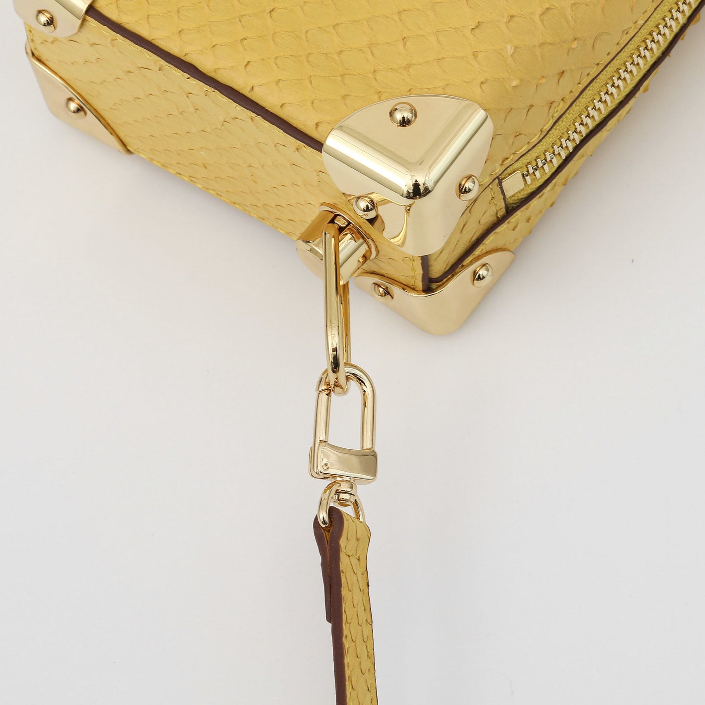 2025New Python Skin Women's Bag Genuine Leather Soft Box Bag High-end Feel Single Shoulder Crossbody Bag Women's Underarm Small Square Bag